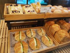 -顶东面包花园·生日蛋糕(世博店)