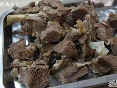 切好的羊肉-清真·益鑫羊肉手抓馆(花园北街店)