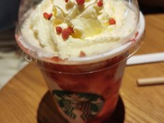 草莓轻乳酪星冰乐-星巴克(绍兴镜湖中新广场店)