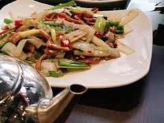 -老牌坊鲁菜名店(美莲广场店)