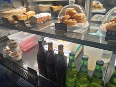 面包甜点陈列柜-HELLO 27 意面·沙拉·帕尼尼