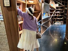 -钟书阁(松江泰晤士小镇店)