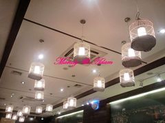 白色鸟笼灯-港东盛宴烧腊至尊