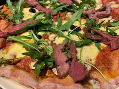 红菜头芝麻菜pizza-JINNS锦时 steak&pizza(浸信会礼拜堂旧址店)
