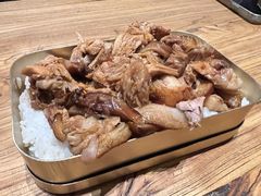 招牌肘子浇汁米饭-有肉食·虎九闽菜(798艺术区店)