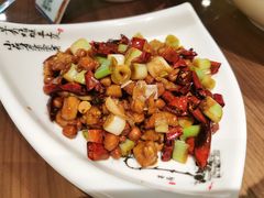 宫保鸡丁-有红鸡毛店·川菜(建设路店)