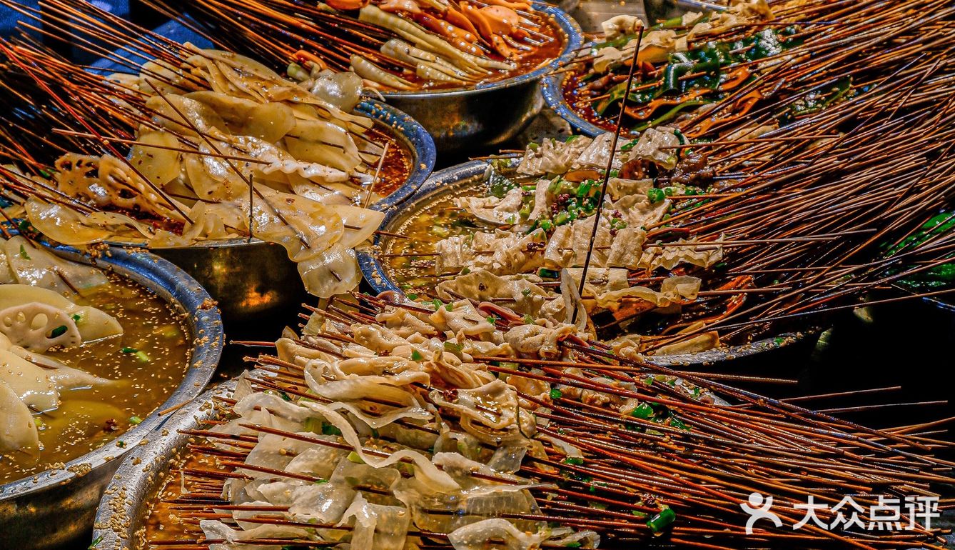 成都旅游必吃！人均25r的钵钵鸡天花板