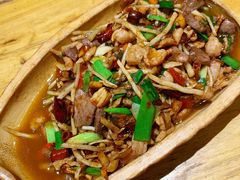 -老滇山寨•云南特色菜•地方菜•民族风情歌舞表演(金碧店)