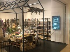 -英皇UA电影城(虹桥天地店)