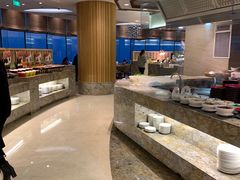 自助取餐区-景瀚大酒店-揽景阁旋转餐厅