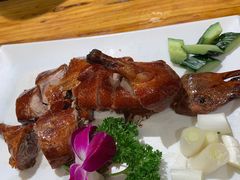 宜良脆皮小刀鸭-老滇山寨•云南特色菜•地方菜•民族风情歌舞表演(金碧店)