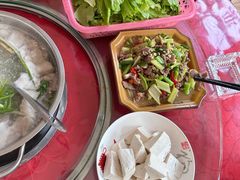-香猪美食(洛香店)