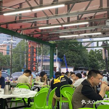 五一活动南京朋友到长沙玩，想着之前每次都是吃的朝阳彭