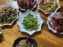 茄子煲-黄记四更烤乳猪店