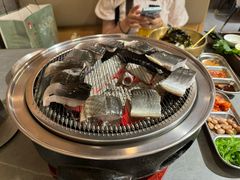 -围炉肉舍•炭烤活鳗•丹东海鲜烤肉(步行街店)