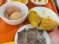 -牛一嘴·兰州牛肉面·大盘鸡(财富中心店)