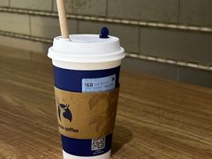 -瑞幸咖啡(岳家嘴地铁站店)