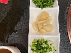 葱花香菜糖蒜-清真京华源·涮肉烧烤(丰庆店)