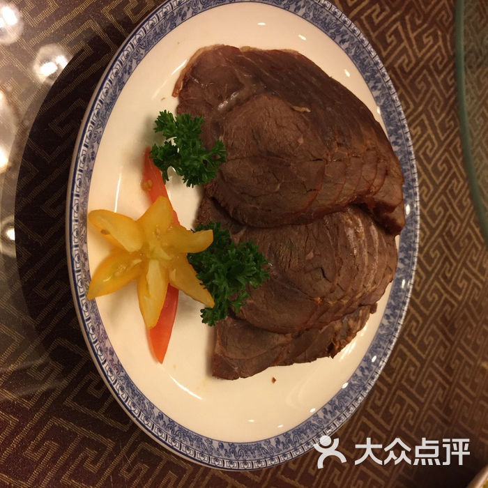 唐山鸿宴饭庄白孔雀图片