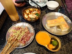 -何妹湿辣牛肉·粤式烧烤砂煲(桂雅路店)