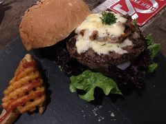 -HIGH FIVE哈福手工汉堡(桂林路店)