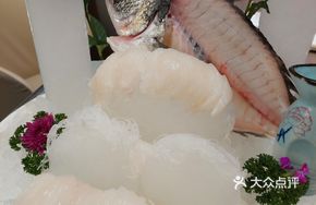 Deep-sea Golden Grouper Fish Sashimi Two-Way Dish