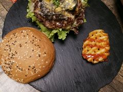 -HIGH FIVE哈福手工汉堡(桂林路店)