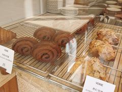 -VERIE BAKEHOUSE