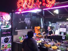 -席娜卡琳火车铁道夜市