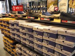 -SKECHERS 斯凯奇(上海国际时尚中心店)