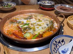 -洱火云南酸菜牛肉火锅(石景山当代商城店)