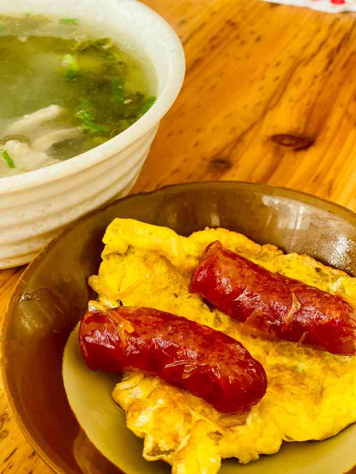 陈记汤饭(水巷口店)-"买了标准酸菜猪杂汤饭和牛腩面和一盘杂菜.