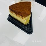 至少用料好了很多，咖啡和宜家的差不多味儿，披萨味道还行