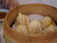 蟹粉小笼汤包-南小馆(迪士尼小镇店)