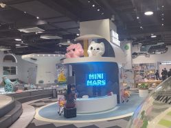 -MINI MARS KIDS CLUB亲子家庭中心(长宁天山店)