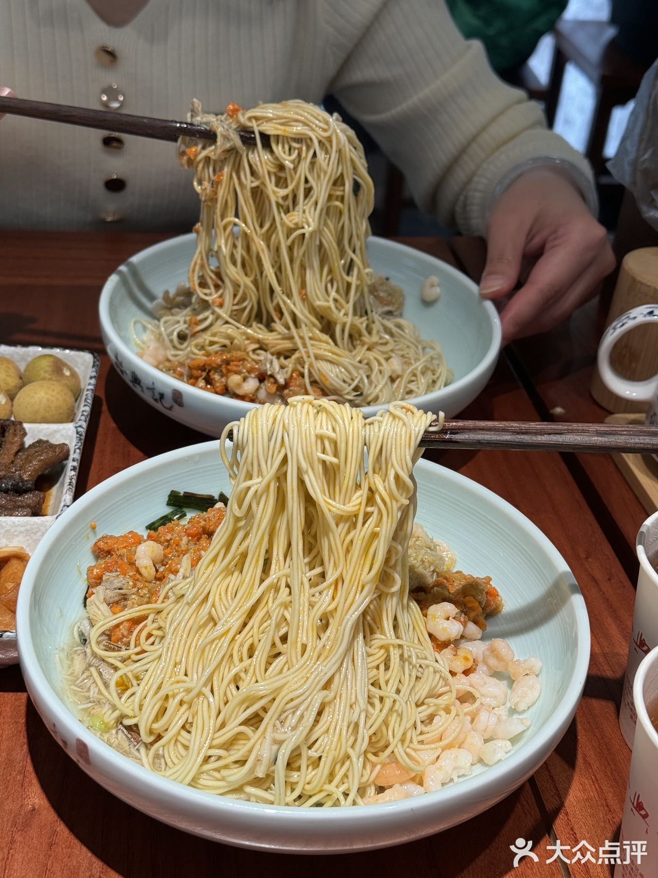 在上海,不容错过的一碗蟹粉面🍜