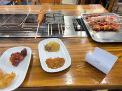 -哈尔滨小酒馆·鲜肉现穿自助烧烤(康新花园店)