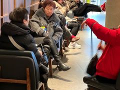 等位区-星巴克(宝山万达店)