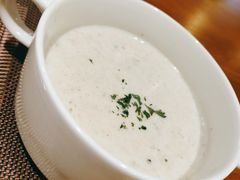 蘑菇奶油浓汤-LUCCA卢卡西班牙海鲜饭(远洋广场店)