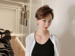 -BULB STUDIO 巴柏明星发型工作室