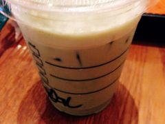 -星巴克(武汉欧利新天地店)