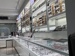 -潘多拉眼镜·蔡司依视路明月(潘家园店)