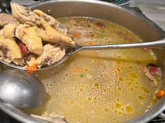 -尚尚仙·酸汤猪手·猪肚鸡火锅(华联万柳购物中心店)