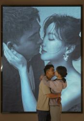 -乐派诗婚纱摄影