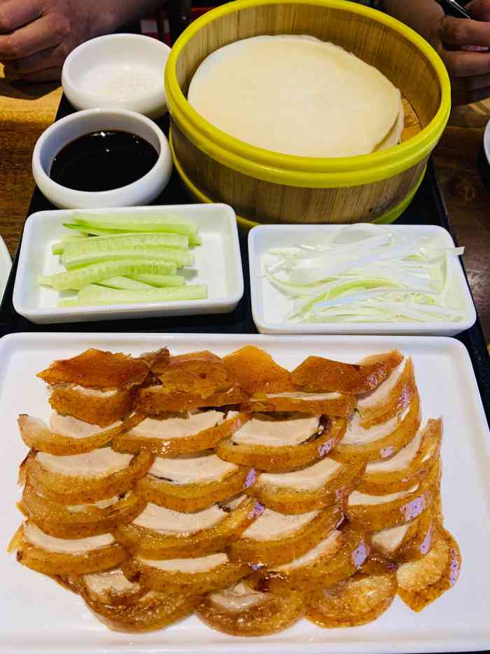 嵊州宴-"这个店在君越旁边,一楼只有一张桌子可以稍."-大众点评移动版