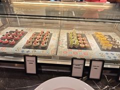 -广州万富希尔顿酒店·感趣自助餐厅·金秋蟹宴生蚝海鲜刺身