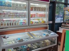 -全家便利店(沪太路三店)