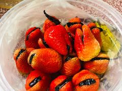 草莓夹乌梅-老炳·七丛松甘草水果