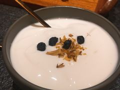 原始酸奶-丝路金桃·新疆菜(徐汇店)