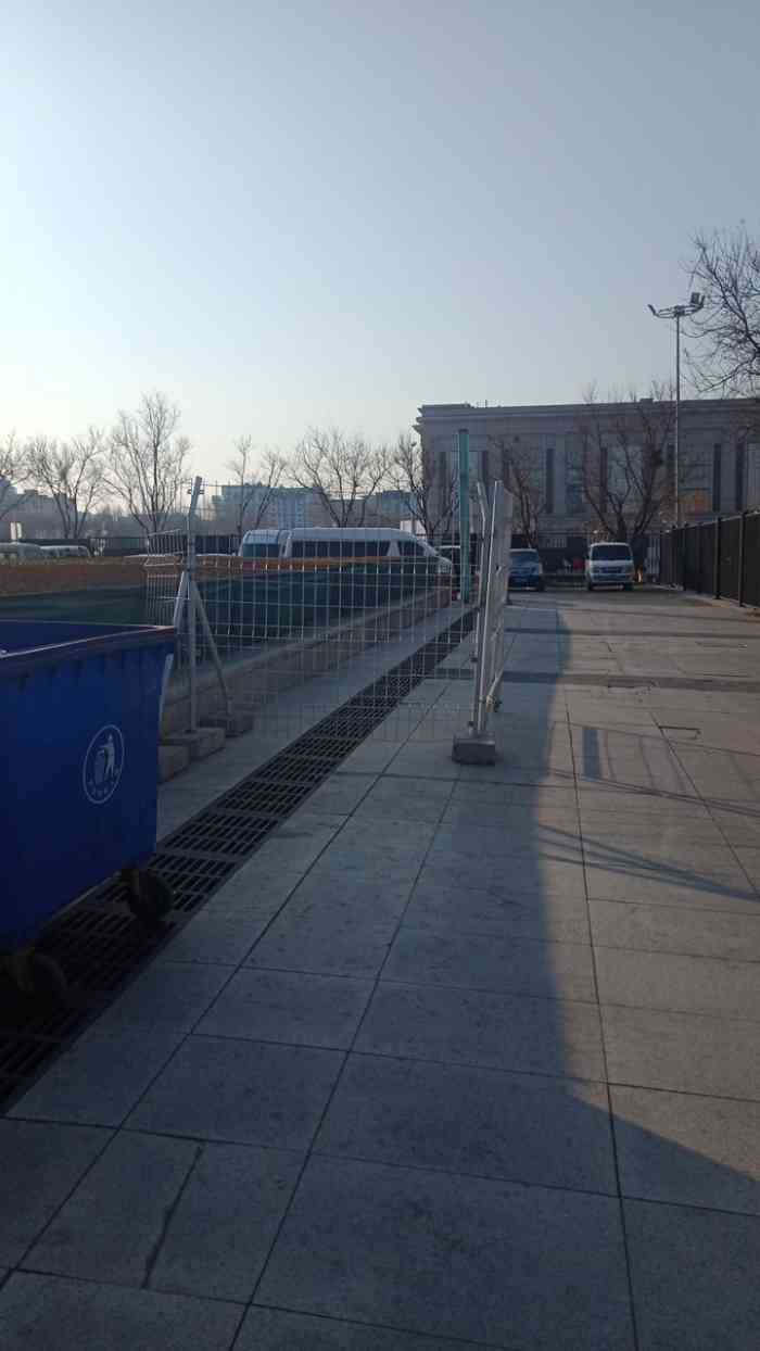 华熙live hi-up 停车场-"华熙live这里的娱乐和购物中心,很大,.